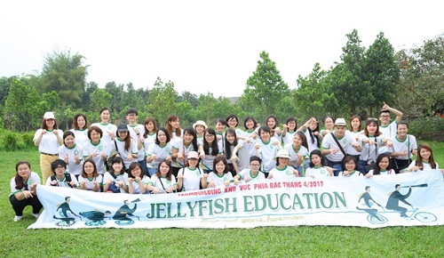 JELLYFISH FAMILY WITH THE APRIL TEAMBUILDING ACTIVITY