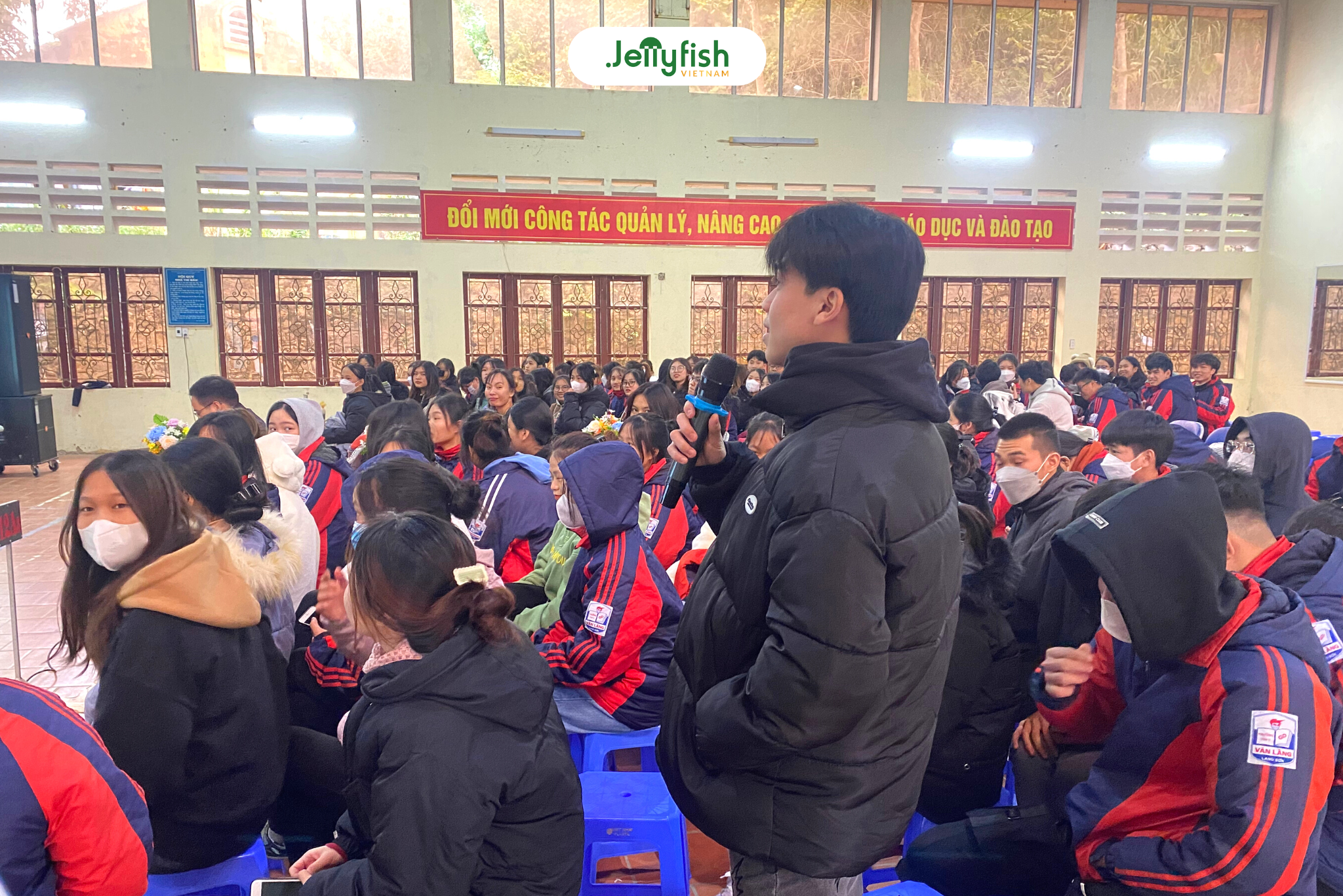 Students excitedly asked questions for Jellyfish Vietnam