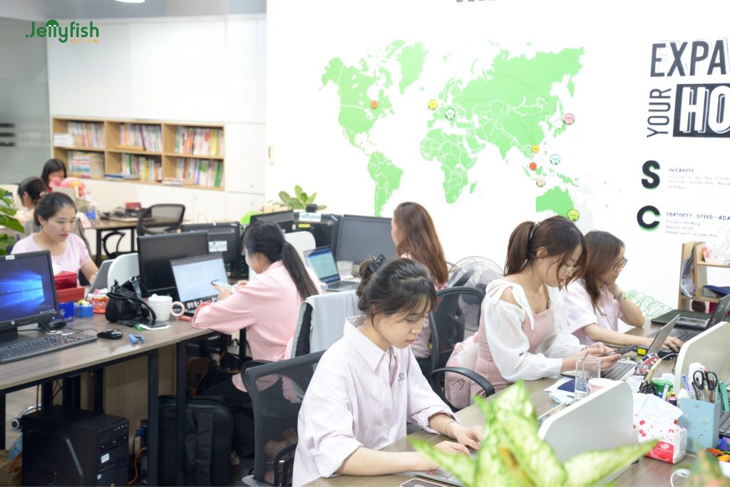 Dress Code – A Beautiful Cultural Touch at Jellyfish Vietnam