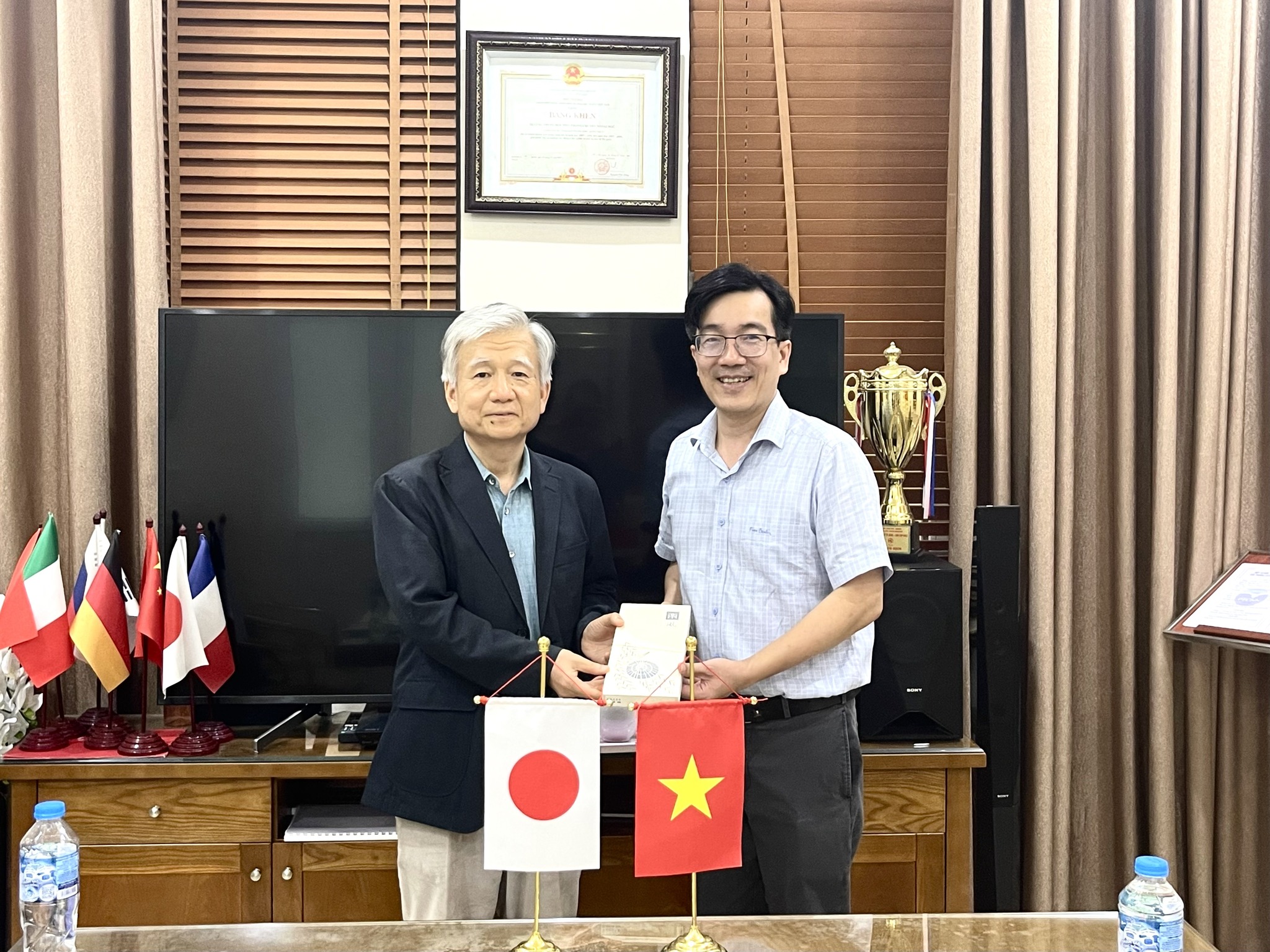 High School for Gifted Students in Foreign Languages, Vietnam National University, Hanoi