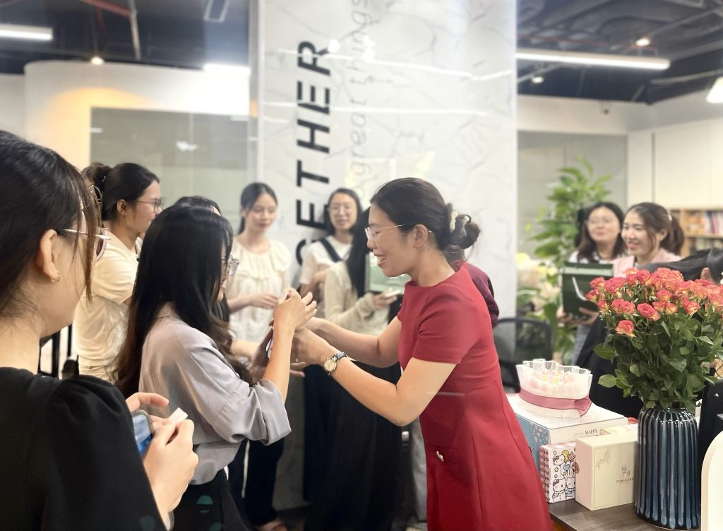 Ngày Phụ nữ Việt Nam 20/10 tại Jellyfish Việt Nam