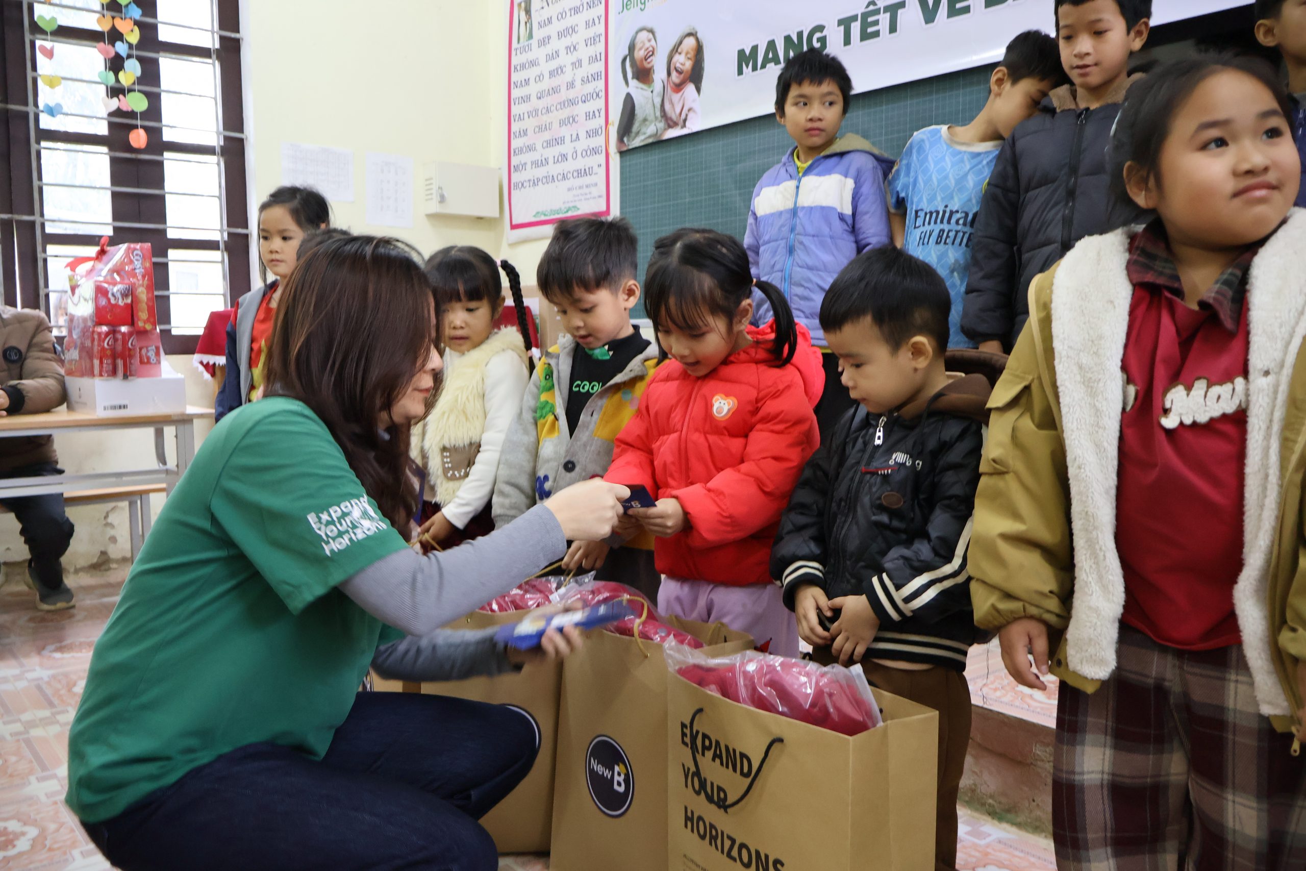 Jellyfish Charity project "Bringing Tết to the Children in the Highlands"