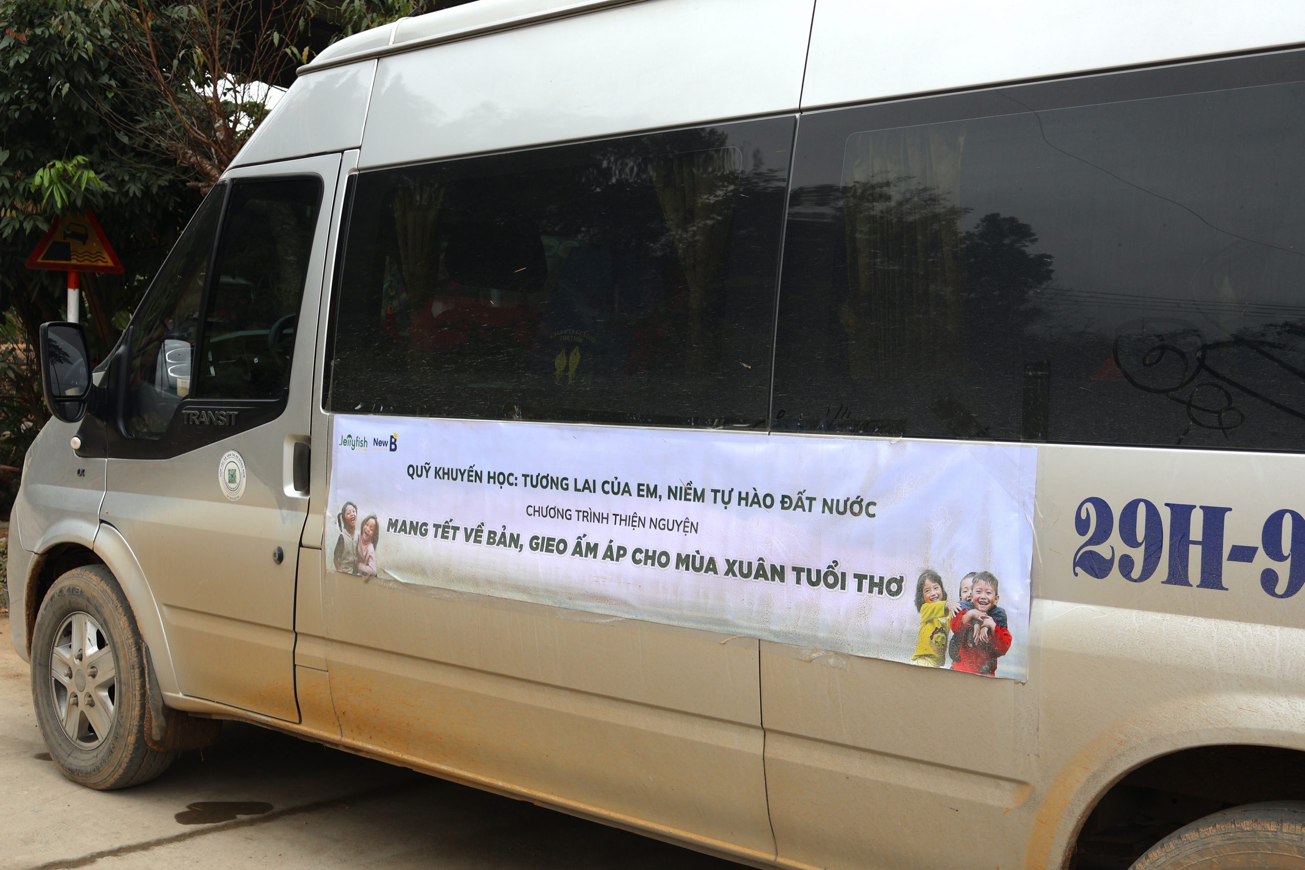 Jellyfish Charity project "Bringing Tết to the Children in the Highlands"