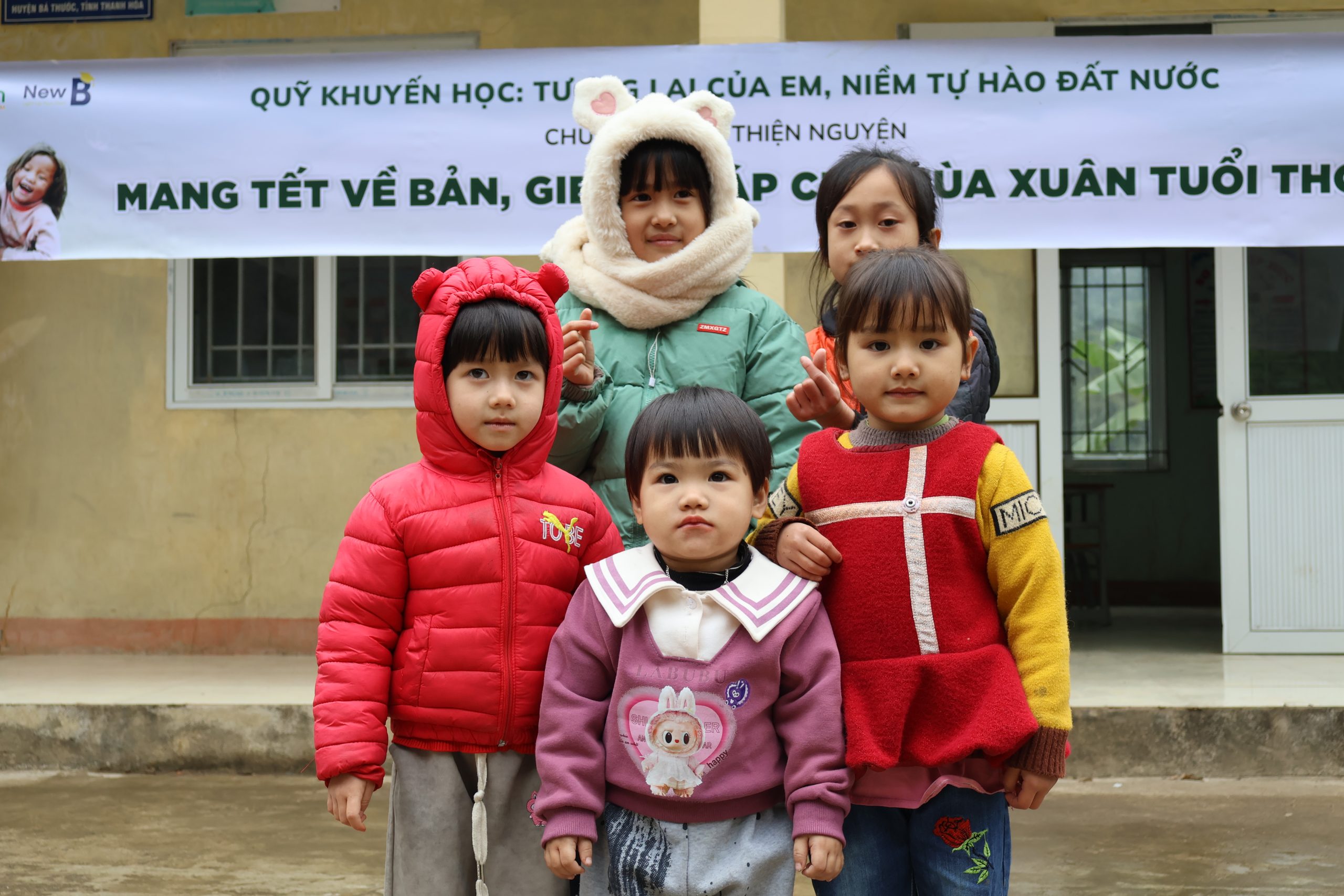 Các em nhỏ trường Mầm non và Tiểu học Lũng Cao - Khu Cao Hoong