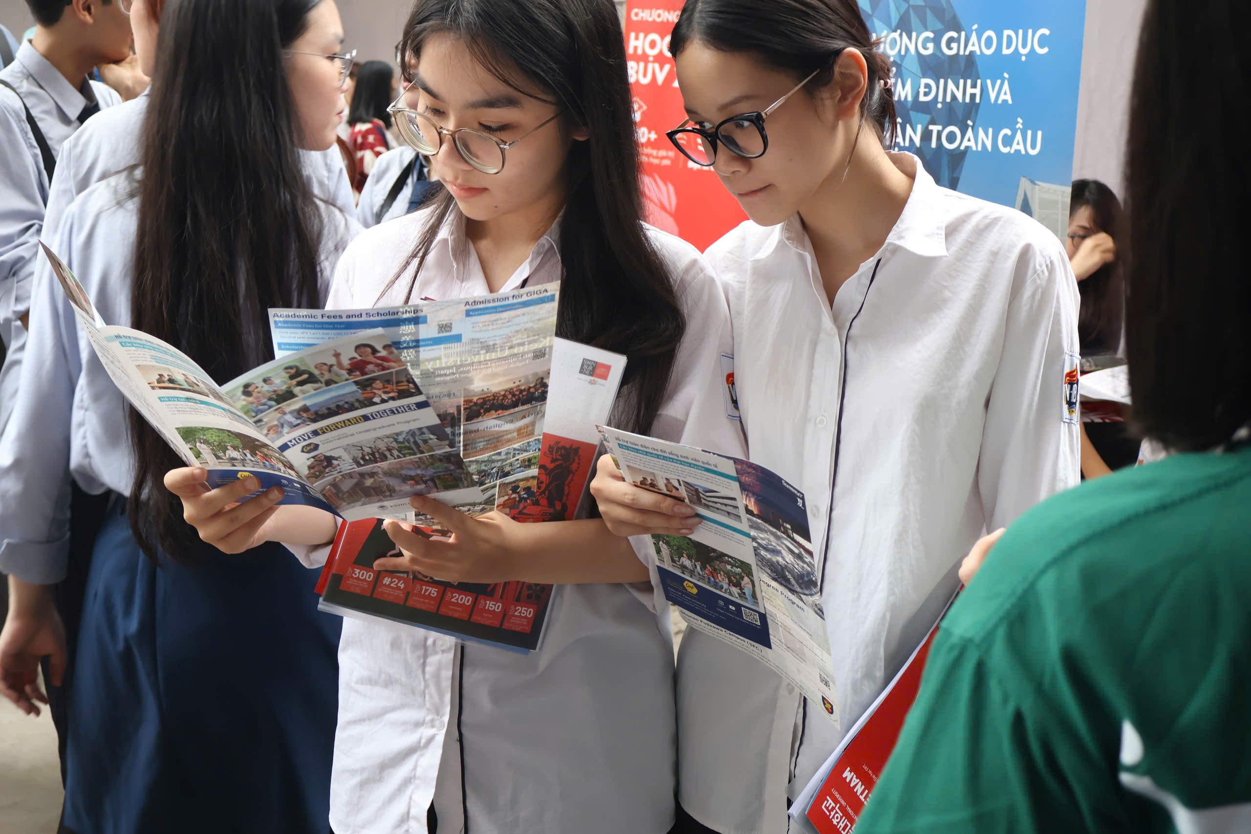 Jellyfish tại Ngày hội tư vấn tuyển sinh hướng nghiệp của trường THPT Việt Đức
